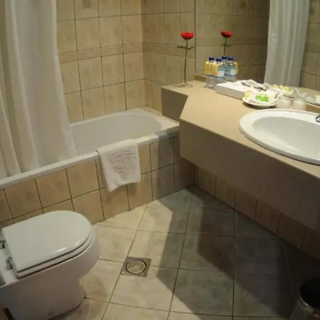 Paramon Chek Отель *